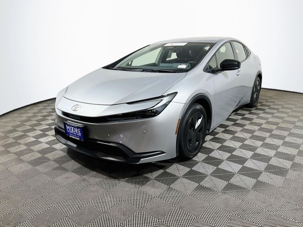 2025 Toyota Prius LE