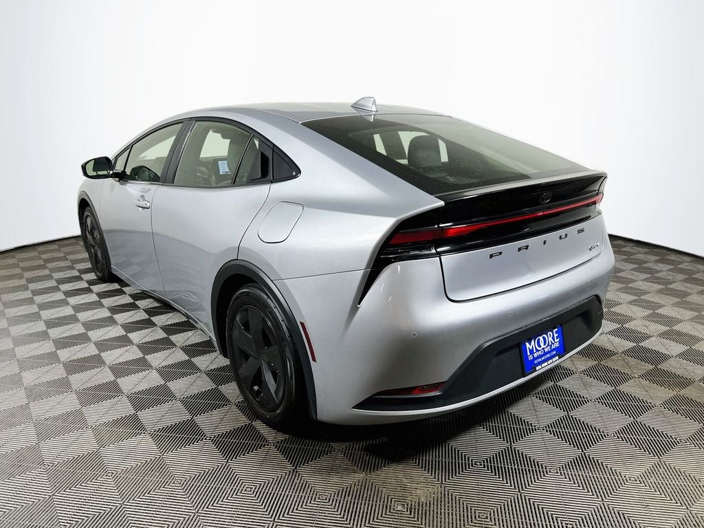 2025 Toyota Prius LE