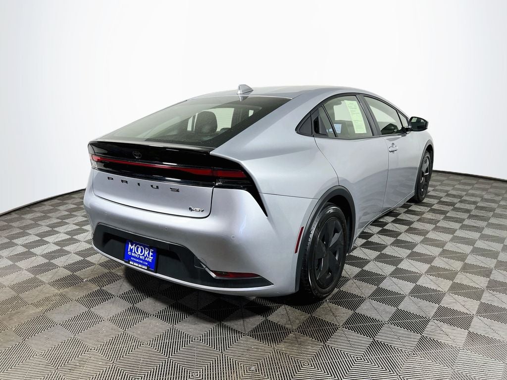 2025 Toyota Prius LE