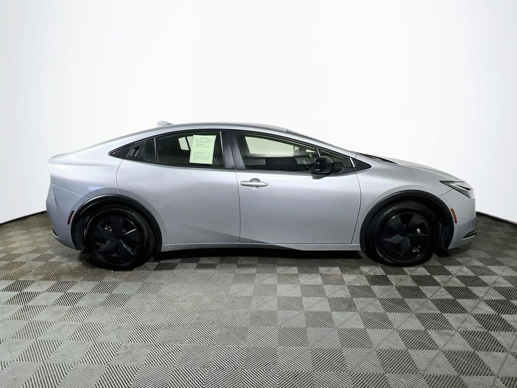 2025 Toyota Prius LE