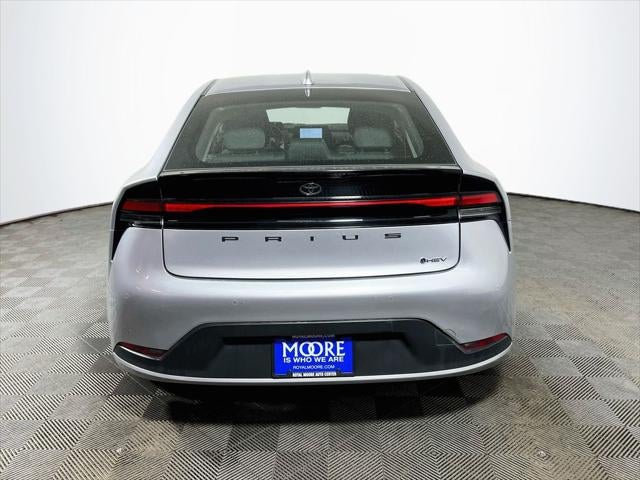 2025 Toyota Prius LE