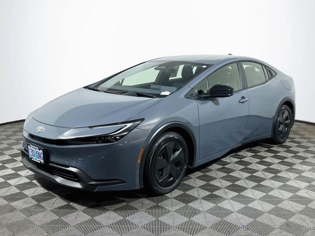 2025 Toyota Prius LE