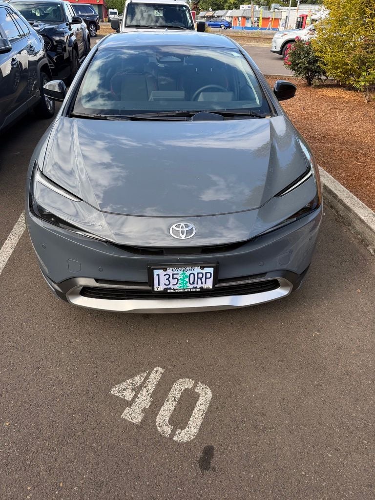 2025 Toyota Prius Plug-In Hybrid SE