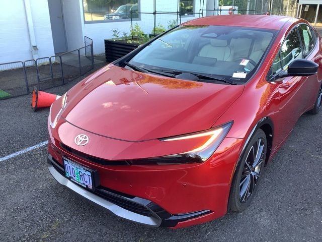 2025 Toyota Prius XLE