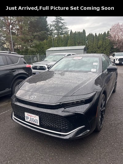 2025 Toyota Crown Platinum