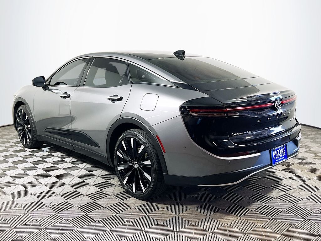 2025 Toyota Crown Platinum