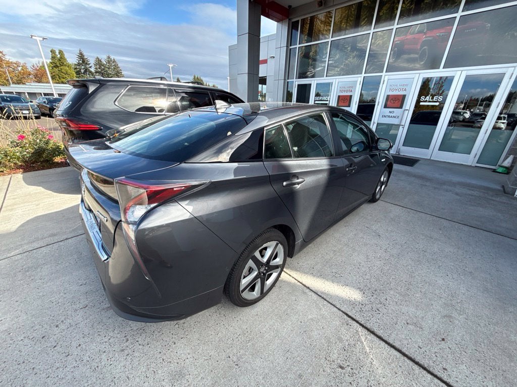2017 Toyota Prius Three Touring