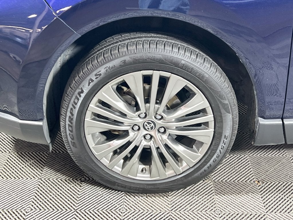 2023 Toyota Venza XLE