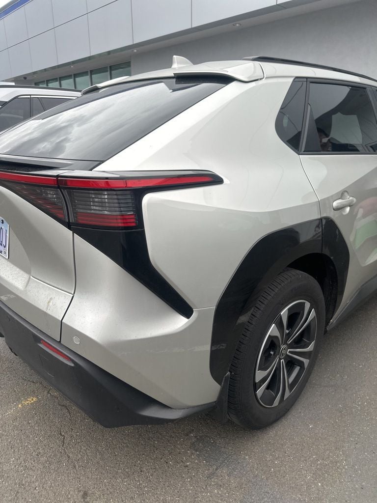 2025 Toyota bZ4X XLE