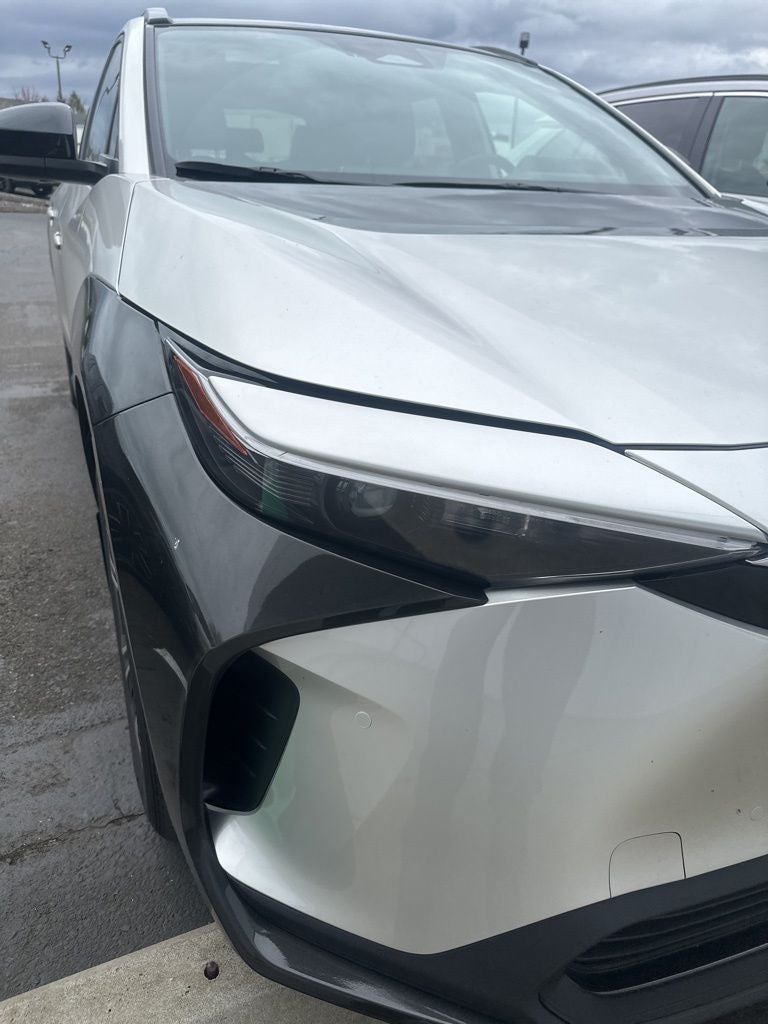 2025 Toyota bZ4X XLE