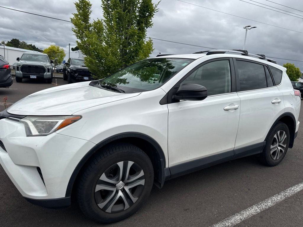 2017 Toyota RAV4 LE