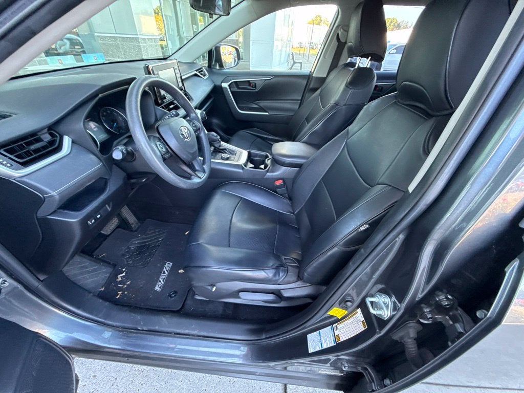 2020 Toyota RAV4 Hybrid LE