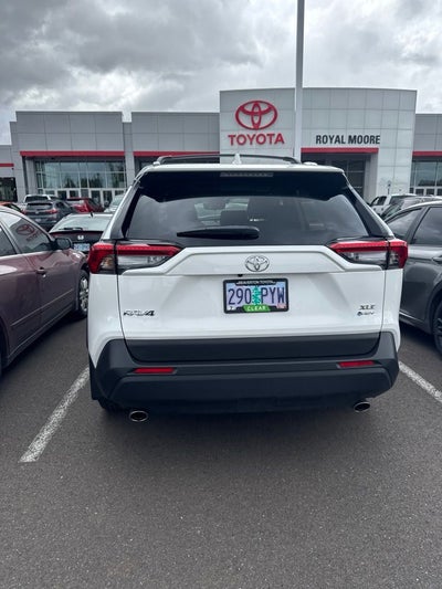 2025 Toyota RAV4 Hybrid XLE