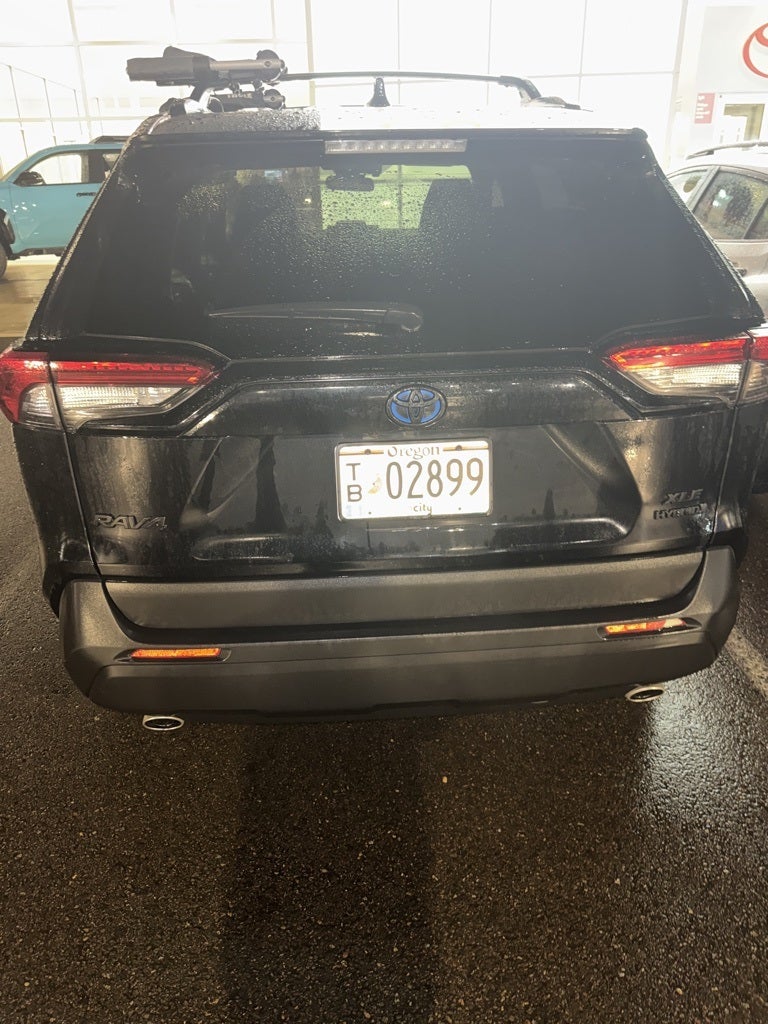 2021 Toyota RAV4 Hybrid XLE