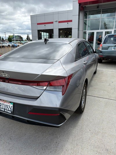 2025 Hyundai Elantra SE