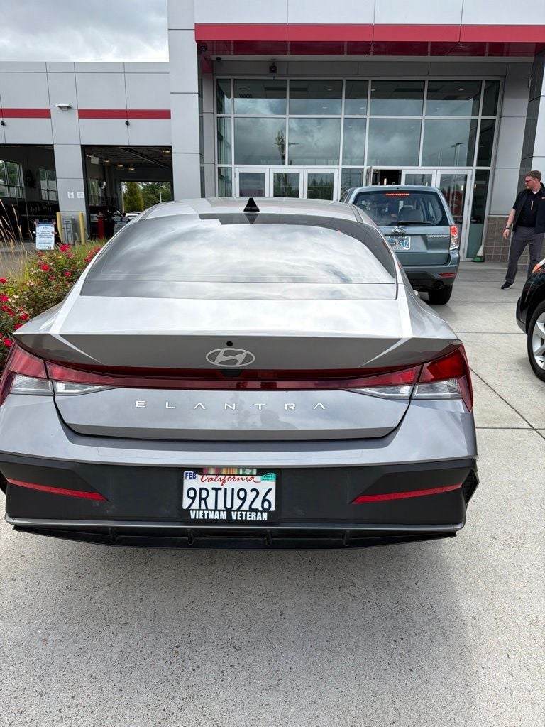 2025 Hyundai Elantra SE