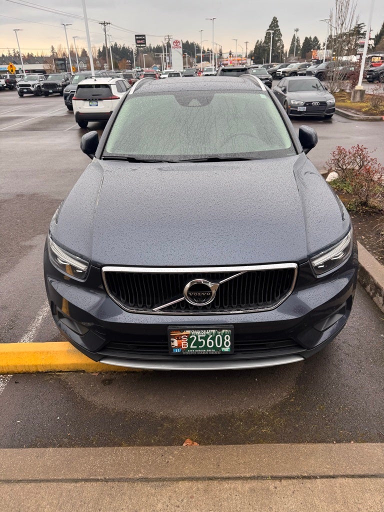 2021 Volvo XC40 Momentum