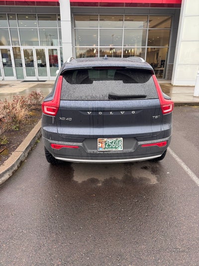 2021 Volvo XC40 Momentum